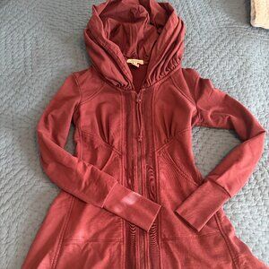Prairie Underground cloak hoodie, dark berry colored, size XS